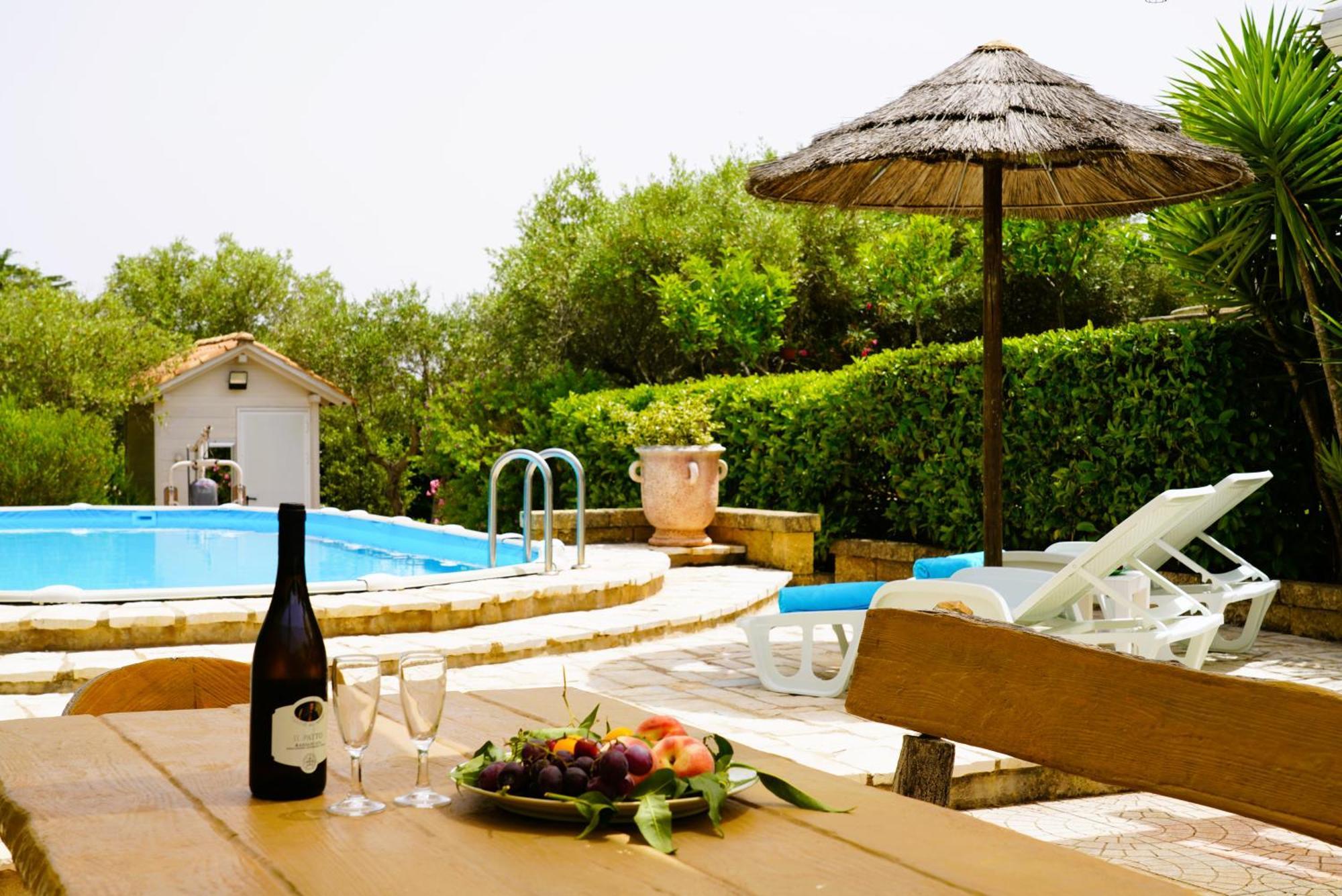 Villa Chanel Bellissima Villa Con Piscina Immersa Nella Valle D'Itria 오스투니 외부 사진